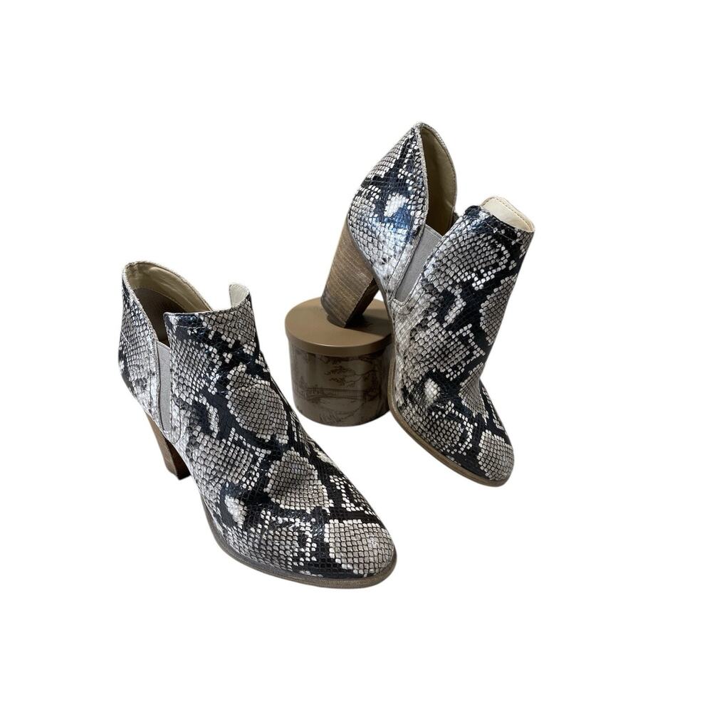 Vince Camuto Women’s Size 8.5 Python Print Leather Ankle Booties
